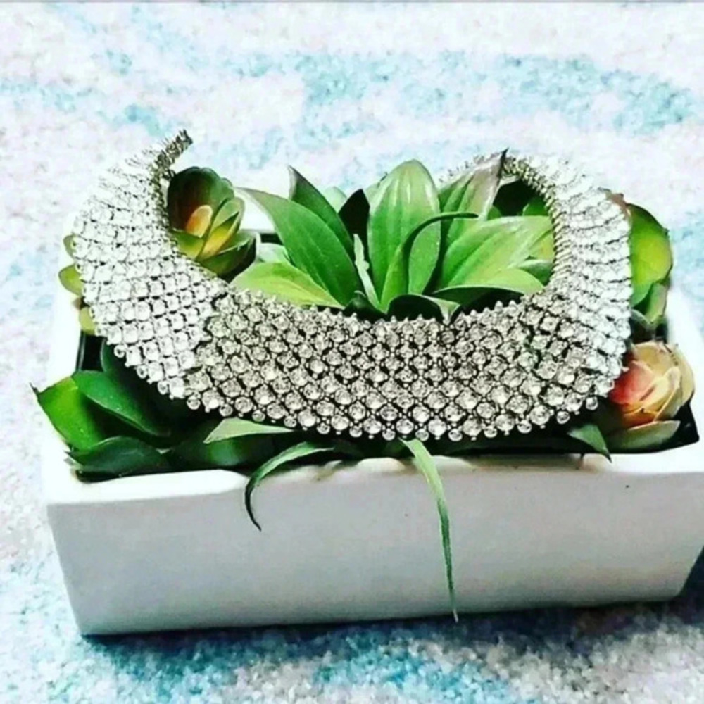 NWT COCKTAIL CHOKER NECKLACE